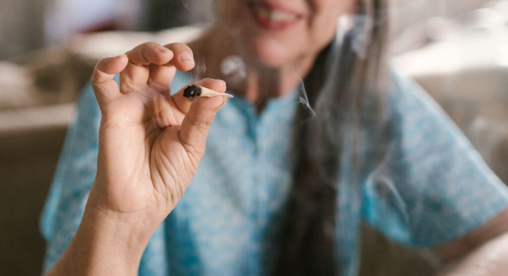 Does CBD get your eyes red?